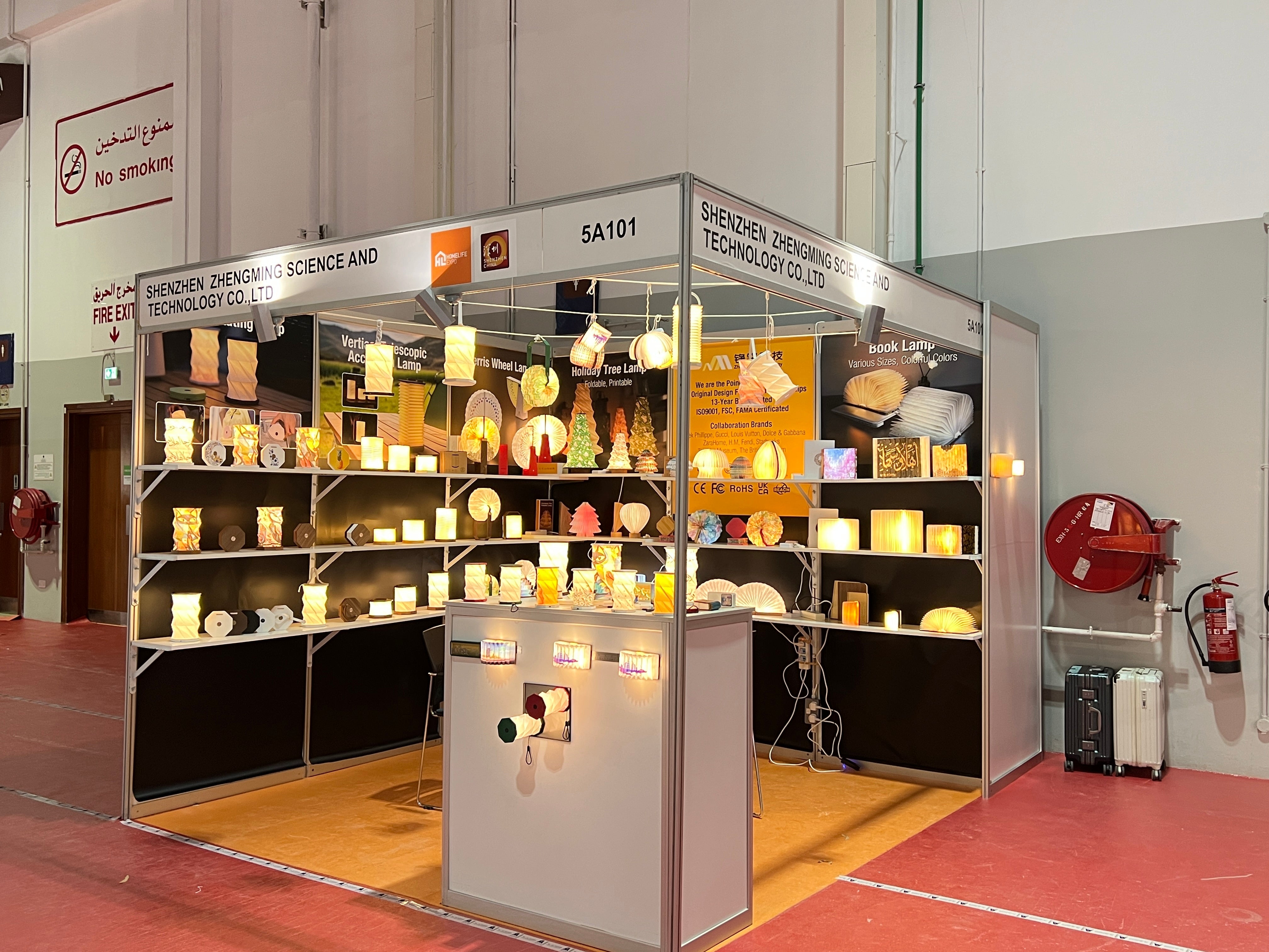 Decotechs Showcases Innovative Folding Lamps at Dubai Gifts & Lifestyle Fair 2025