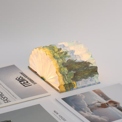 Holiday-themed folding lamp designed for festival decorations