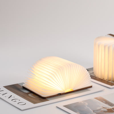IP-customized cultural gift lamp for European retailers launching licensed collections